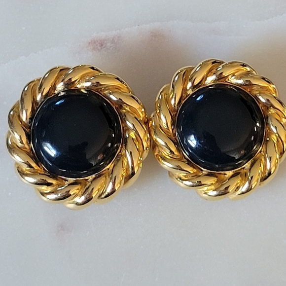 ST. JOHN LOT- Earrings, Brooch & Key Chain! - Picture 12 of 13